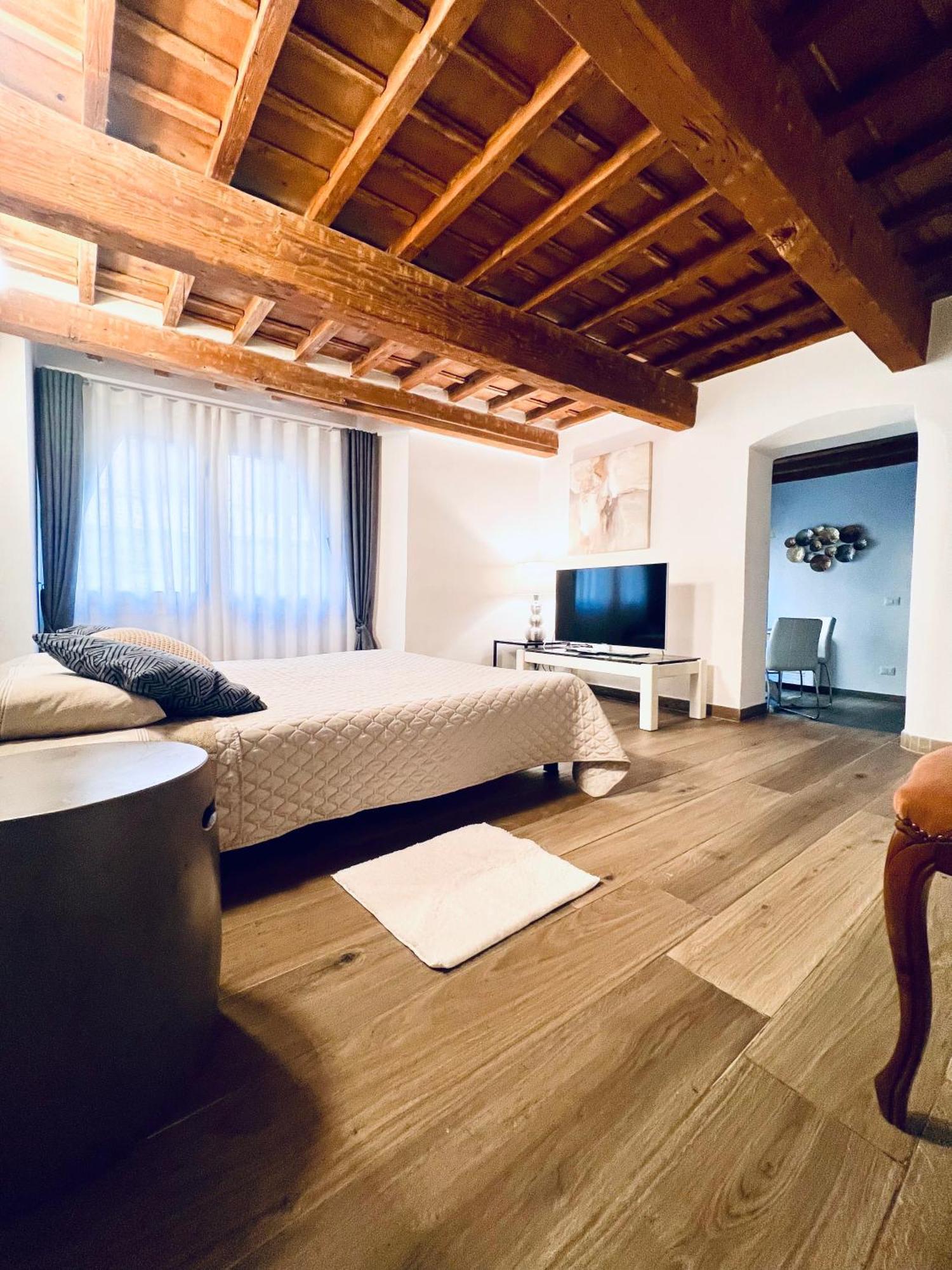 Palazzovilla Historic Building Luxury Suite Florence Exterior photo
